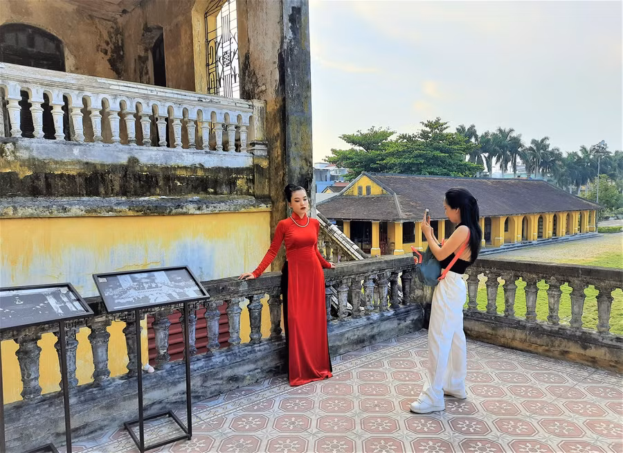 Thừa Thiên Huế: Cung An Định hút khách tham quan sau khi xuất hiện trong MV ca nhạc tiền tỉ ảnh 4