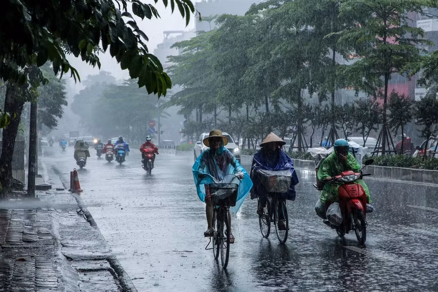 Cảnh báo mưa lớn, lốc, sét, mưa đá và gió giật mạnh ở Bắc Bộ