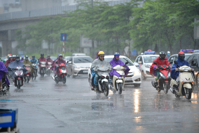 Thời tiết ngày 4/7: Bắc Bộ và Trung Bộ mưa dông, đề phòng lốc, sét, mưa đá   Thời tiết ngày 4/7: Bắc Bộ và Trung Bộ mưa dông, đề phòng lốc, sét, mưa đá
