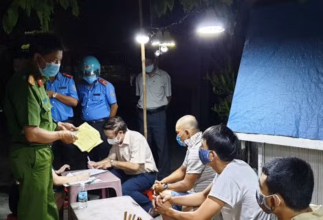 Thừa Thiên – Huế: Cách ly 3 tài xế khai báo gian dối lịch trình di chuyển từ tâm dịch đến địa phương