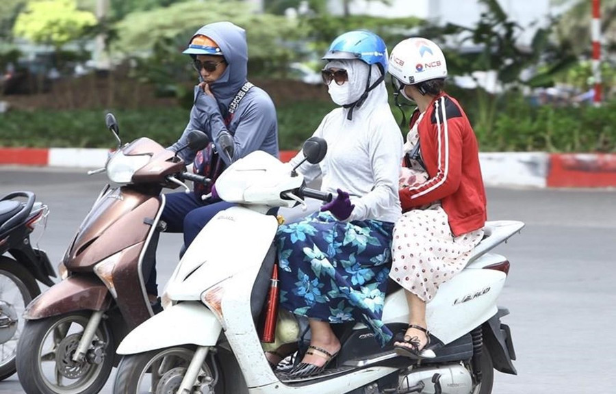 Bắc Bộ nắng nóng, nhiều khu vực có dông kèm thời tiết nguy hiểm Bắc Bộ nắng nóng, nhiều khu vực có dông kèm thời tiết nguy hiểm
