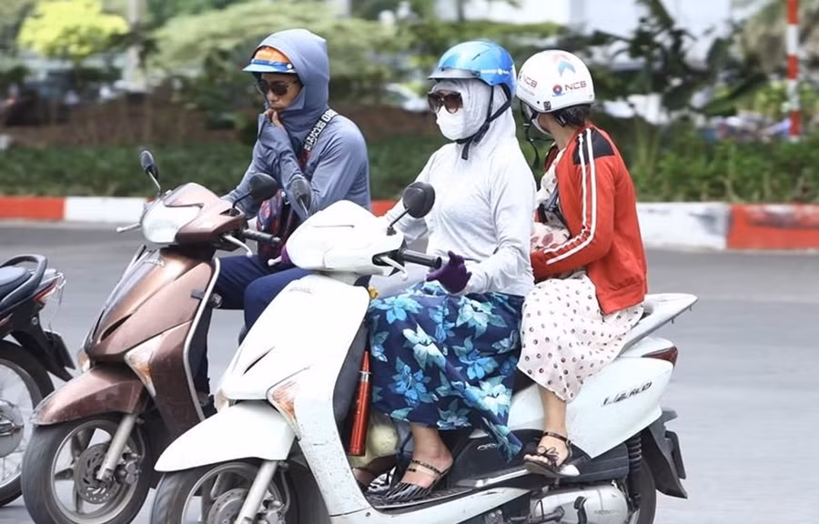 Bắc Bộ nắng nóng, nhiều khu vực có dông kèm thời tiết nguy hiểm