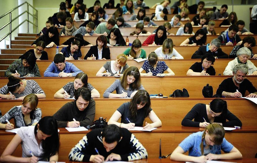 Nga không có kế hoạch thay thế phương pháp giáo dục truyền thống bằng học trực tuyến