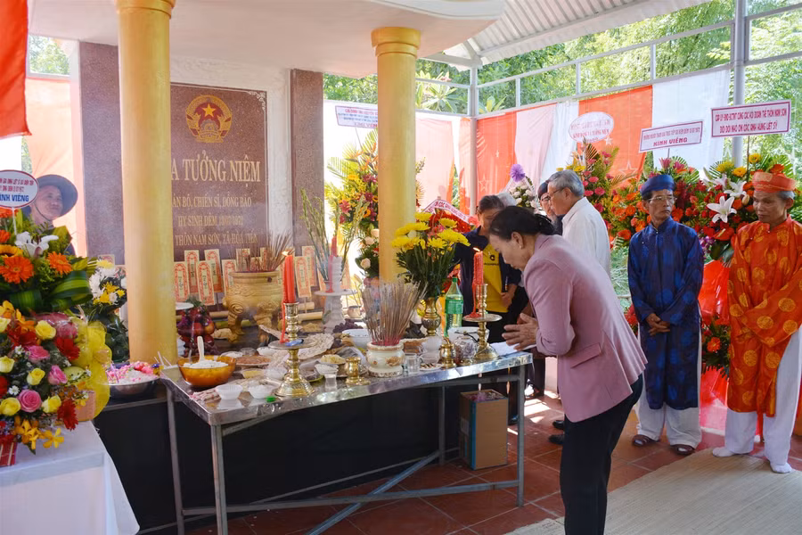 Những đóa hồng trên đất lửa Nam Sơn ảnh 1