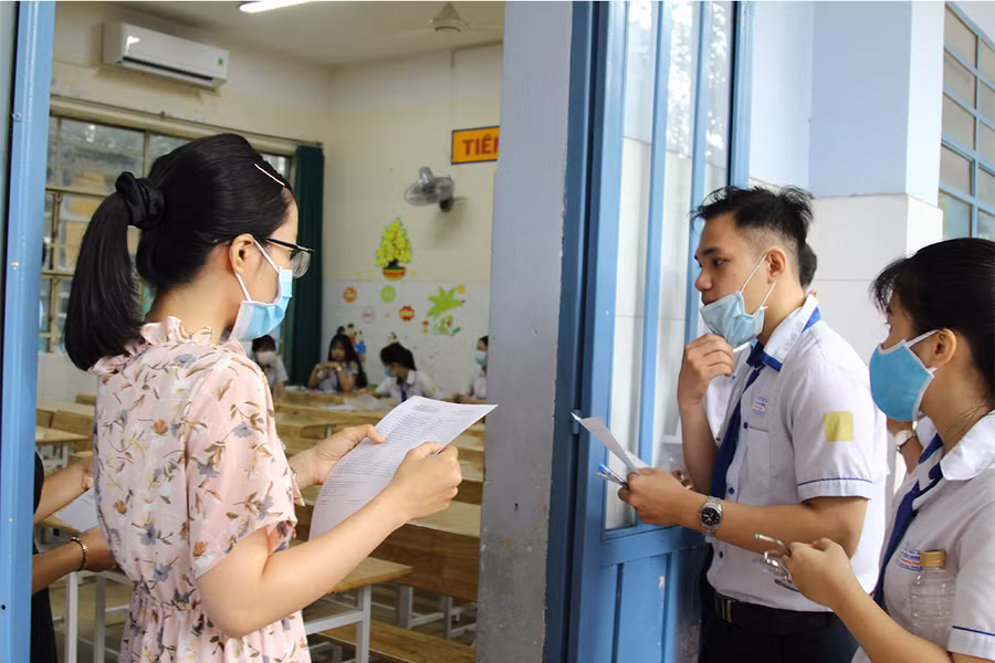 Phụ huynh nói gì về kỳ thi tốt nghiệp THPT 2020?