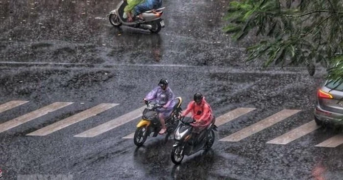 Ba miền đều có mưa dông, vùng núi Bắc Bộ đề phòng lũ quét, sạt lở đất