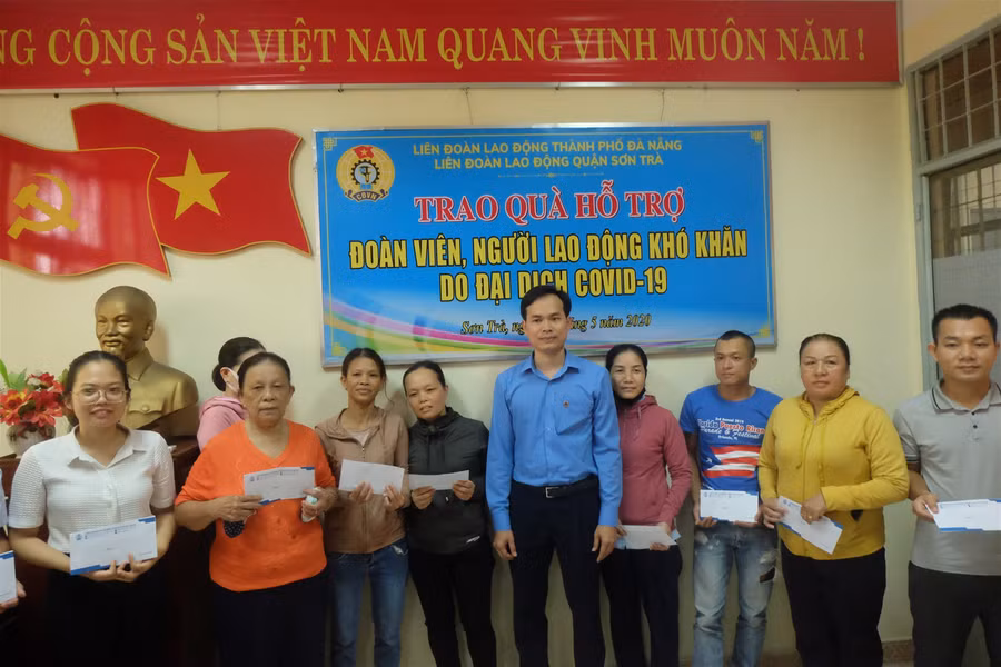 Đà Nẵng: Trao 1.500 suất quà hỗ trợ cho người lao động có hoàn cảnh khó khăn