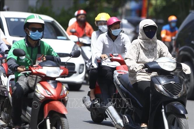 Cuối tuần, Bắc Bộ và Trung Bộ nắng nóng diện rộng, nền nhiệt cao nhất phổ biến 37 độ C