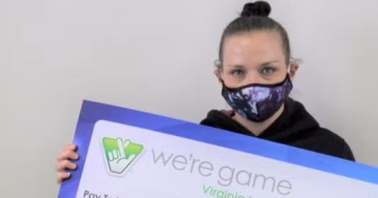 Mua vé số giải tỏa sau khi cãi nhau với bạn trai, cô gái trúng độc đắc hơn 4 tỷ