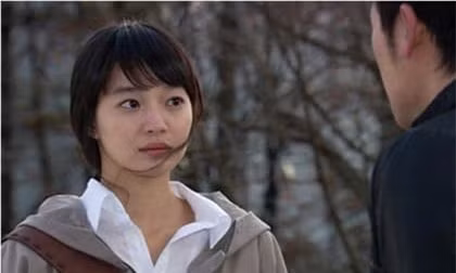 Bất ngờ gặp lại cô bạn thời đại học, tôi sốc khi thấy người đi bên cạnh cô ấy