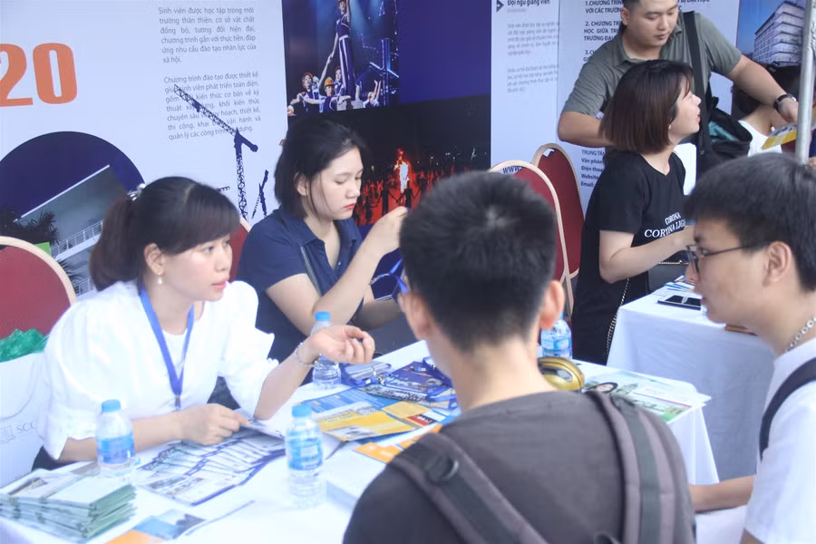 Hai ngành "hot" hứa hẹn thu nhập "khủng" ảnh 1