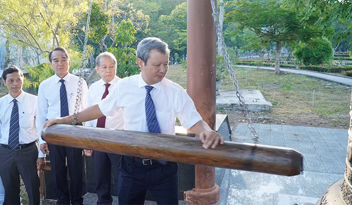 Thừa Thiên - Huế: Đoàn lãnh đạo tỉnh viếng thăm Nghĩa trang liệt sĩ Thành phố Huế ảnh 1