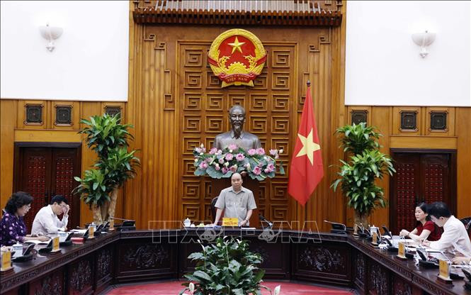 Thủ tướng: Không "tô hồng" nhưng không được "bôi đen" số liệu thống kê