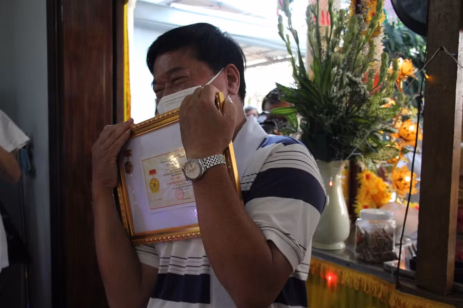 Đà Nẵng: Truy tặng Huy hiệu Tuổi trẻ dũng cảm cho Thượng sĩ Võ Văn Toàn ảnh 1