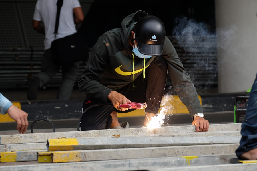 Khẩn trương đẩy nhanh tiến độ thi công bệnh viện dã chiến ở Cung thể thao Tiên Sơn ảnh 9