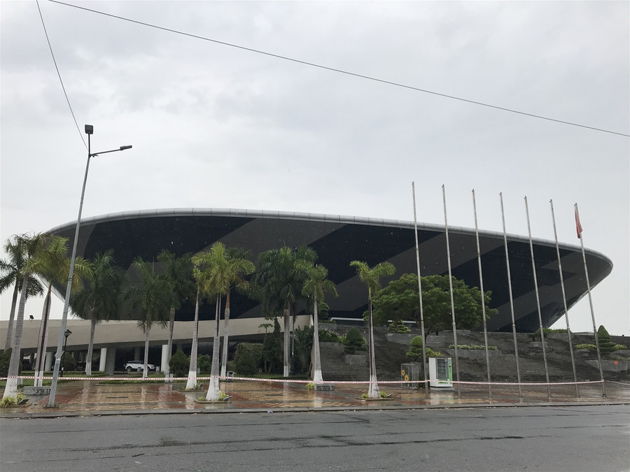 Khẩn trương đẩy nhanh tiến độ thi công bệnh viện dã chiến ở Cung thể thao Tiên Sơn ảnh 11