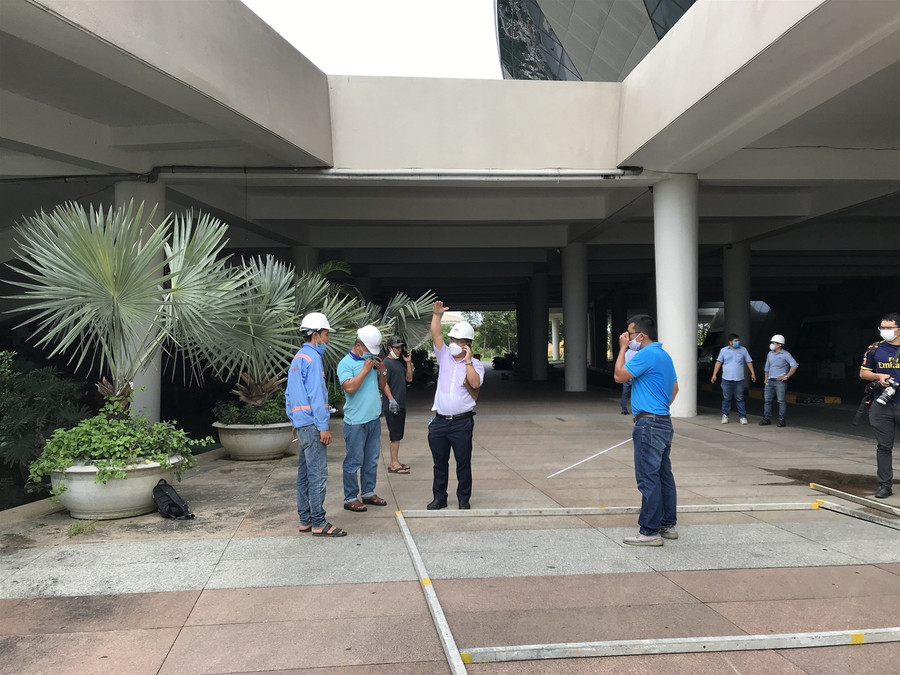 Khẩn trương đẩy nhanh tiến độ thi công bệnh viện dã chiến ở Cung thể thao Tiên Sơn ảnh 6