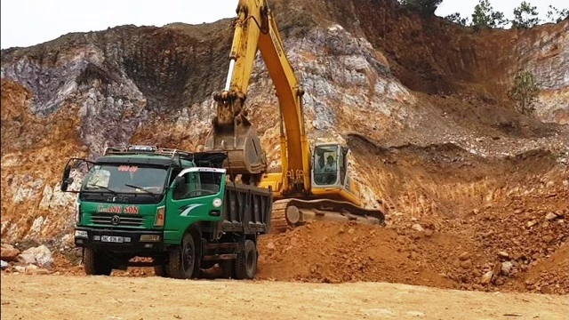 Lộc Hà – Hà Tĩnh: Chủ đầu tư có “buông lỏng” quản lý để nhà thầu trục lợi bất chính?