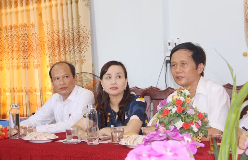 Thứ trưởng Phạm Ngọc Thưởng: Nắm bắt thông tin, kiểm tra giám sát thường xuyên thực hiện chương trình SGK mới ảnh 4