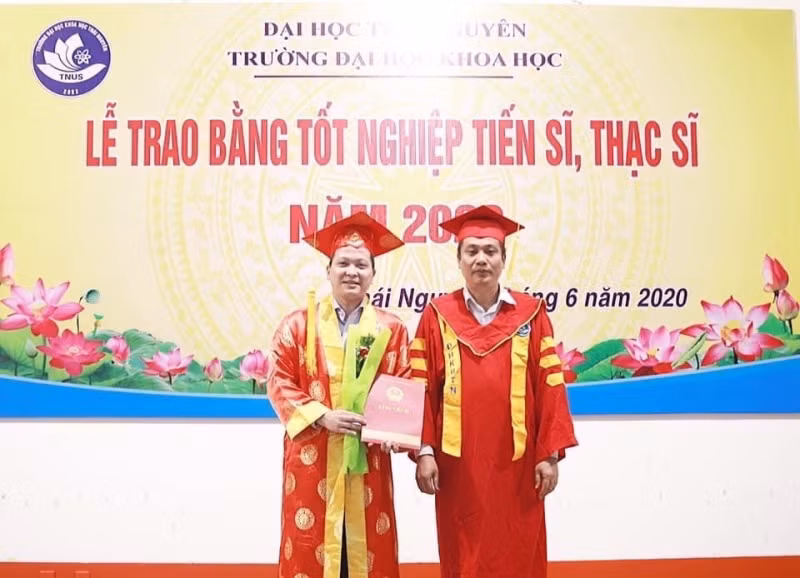 Trường Đại học Khoa học (ĐH Thái Nguyên) trao bằng cho 92 tiến sĩ, thạc sĩ