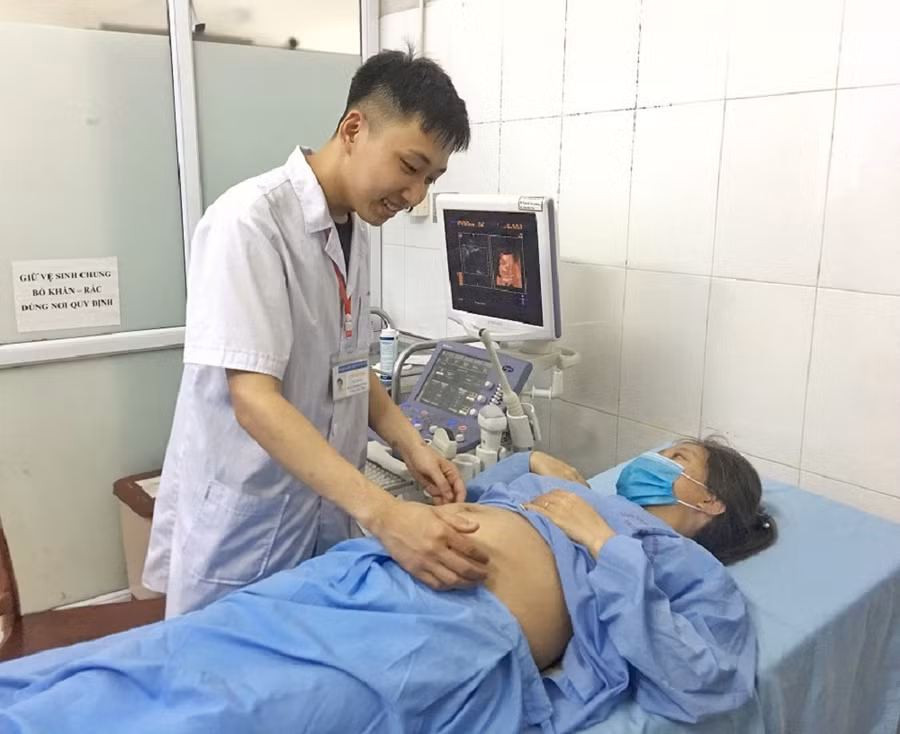Chàng sinh viên y khoa trăn trở với dự án bảo vệ sức khỏe sinh sản cho đồng bào vùng cao ảnh 1
