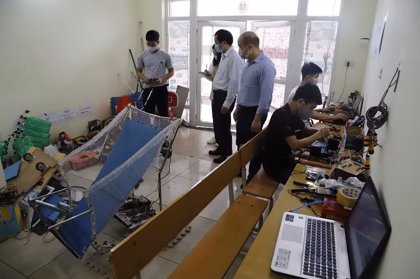 Trường ĐH Kỹ thuật Công nghiệp Thái Nguyên: Chế tạo thành công thiết bị đo thân nhiệt không tiếp xúc