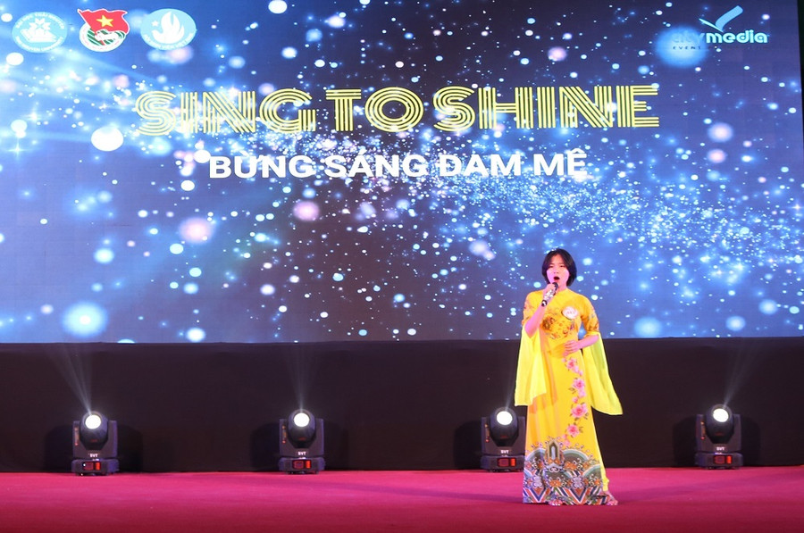 Hơn 2000 học sinh, sinh viên được tư vấn tuyển sinh, giới thiệu việc làm ảnh 4