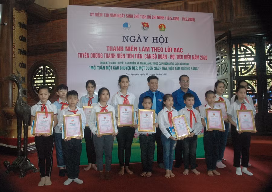 Thái Nguyên: Nhiều tấm gương được tuyên dương trong Ngày hội Thanh niên làm theo lời Bác ảnh 1