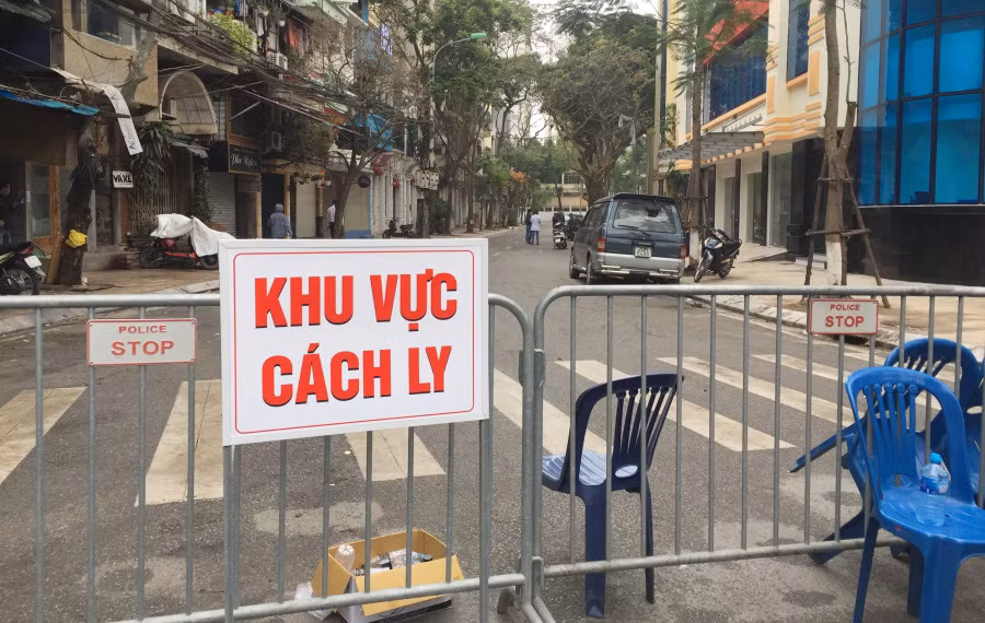 Hà Nội: Quận Ba Đình khuyến khích người dân hạn chế ra đường