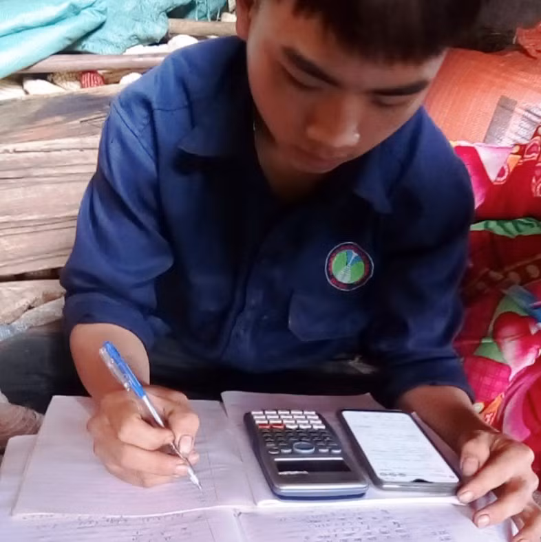 Học sinh dân tộc dựng lán trên đồi học online trong mùa dịch ảnh 7