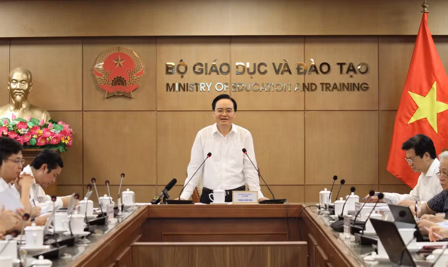 Bộ trưởng Phùng Xuân Nhạ: Dạy học trực tuyến là giải pháp quan trọng nâng cao chất lượng giáo dục