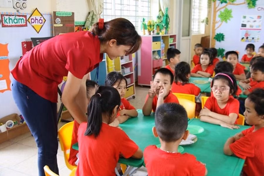 Hà Nội hỗ trợ giáo viên đặc biệt khó khăn 1 triệu đồng