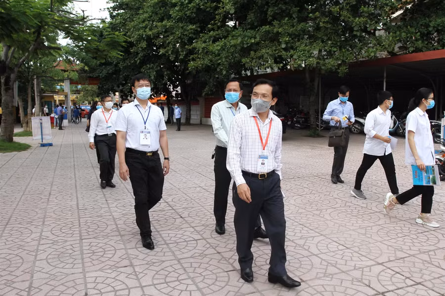 Các hội đồng thi tiến hành chấm thi tốt nghiệp THPT từ ngày 11/8 ảnh 1