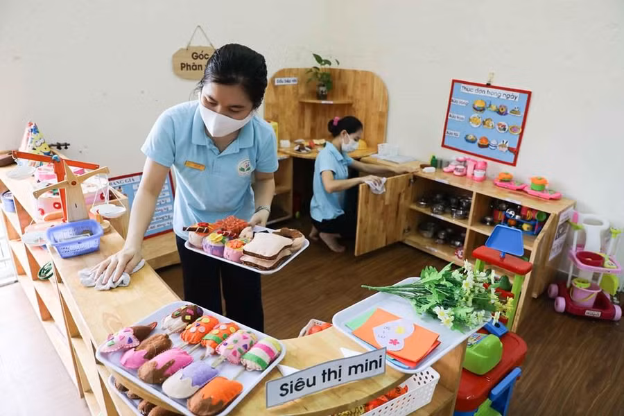Học sinh Hà Nội trở lại trường: Môi trường an toàn, phụ huynh yên tâm ảnh 1