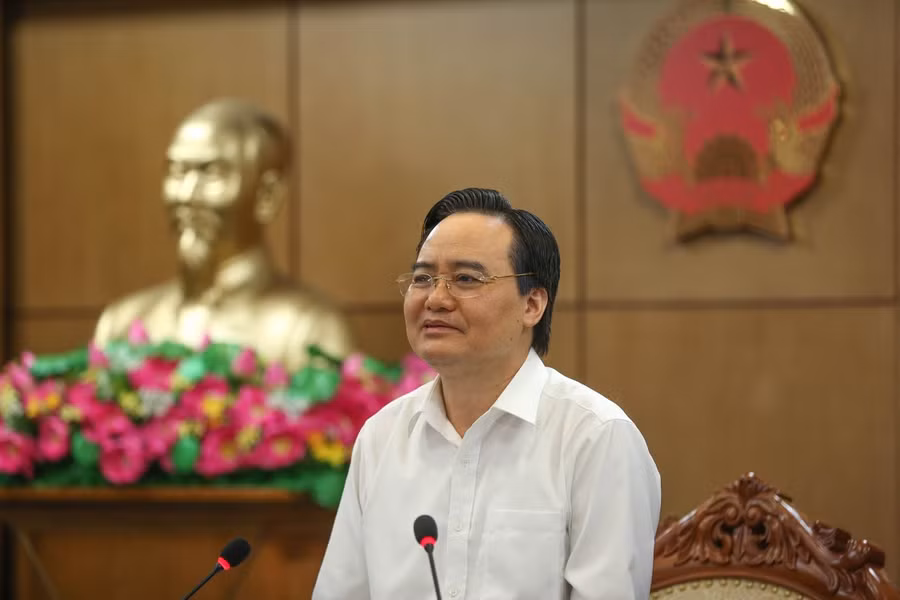 Bộ trưởng Phùng Xuân Nhạ: Dạy học trực tuyến không chỉ là giải pháp tình thế