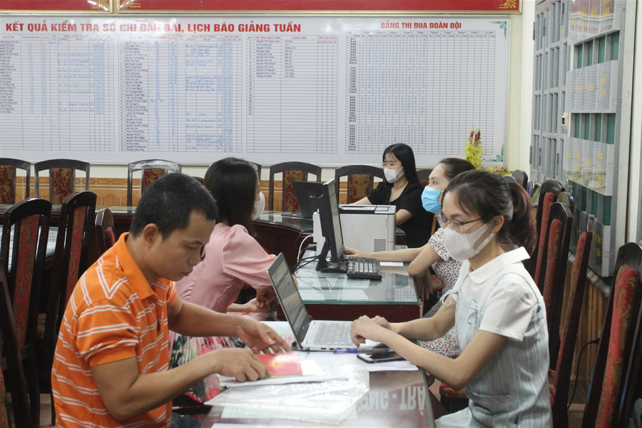 Nhiều phụ huynh chọn tuyển sinh trực tuyến trong mùa dịch Covid-19 ảnh 7