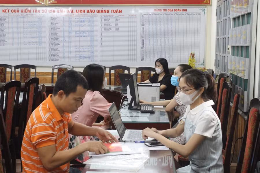 Nhiều phụ huynh chọn tuyển sinh trực tuyến trong mùa dịch Covid-19 ảnh 7