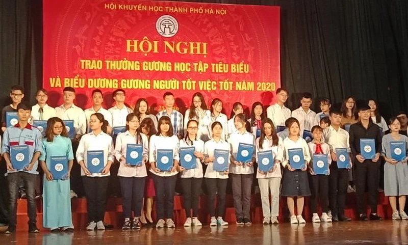 Hà Nội: Biểu dương người tốt việc tốt, gương học tập tiêu biểu