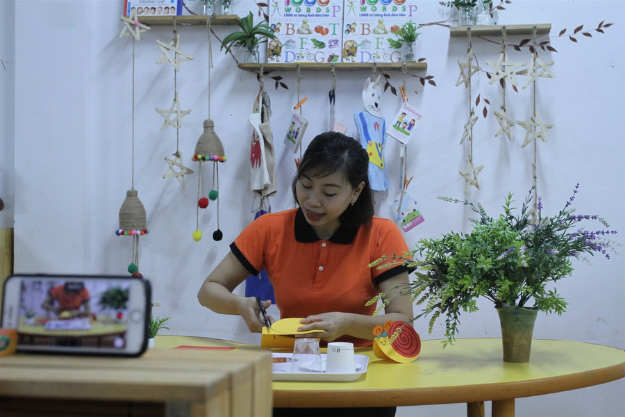 Những cô giáo siêu dễ thương truyền cảm hứng cho trẻ mầm non học trực tuyến ảnh 12