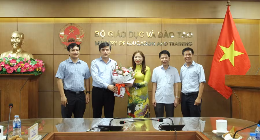 Bổ nhiệm Phó Vụ trưởng Vụ Giáo dục Chính trị và công tác HSSV ảnh 2