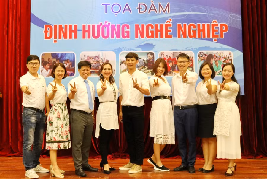 Tọa đàm định hướng nghề nghiệp cho sinh viên trước khi tốt nghiệp ảnh 1