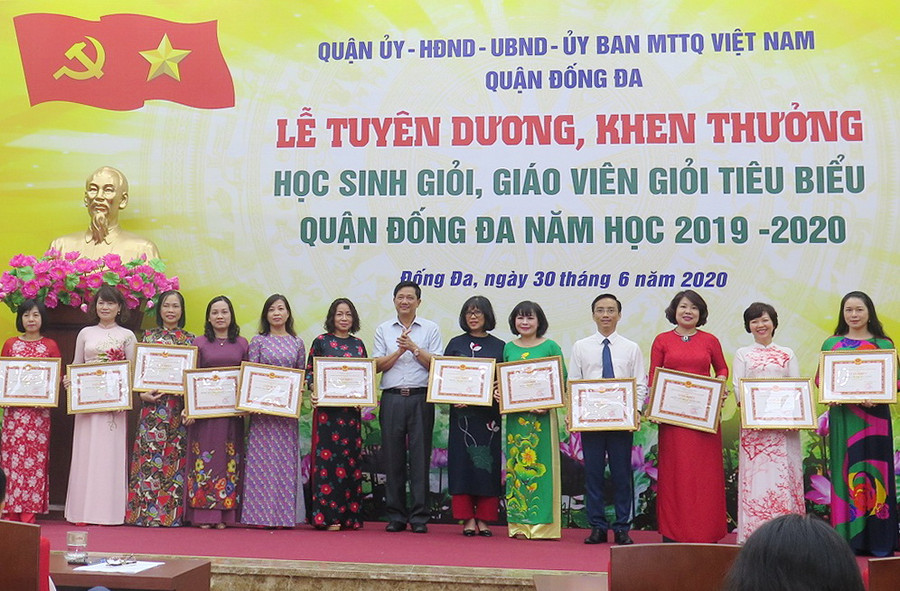 Quận Đống Đa tuyên dương học sinh giỏi, giáo viên giỏi tiêu biểu Quận Đống Đa tuyên dương học sinh giỏi, giáo viên giỏi tiêu biểu