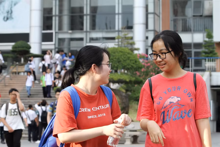 Đề thi chuyên Văn lớp 10 Hà Nội: Đòi hỏi học sinh nắm vững lí luận