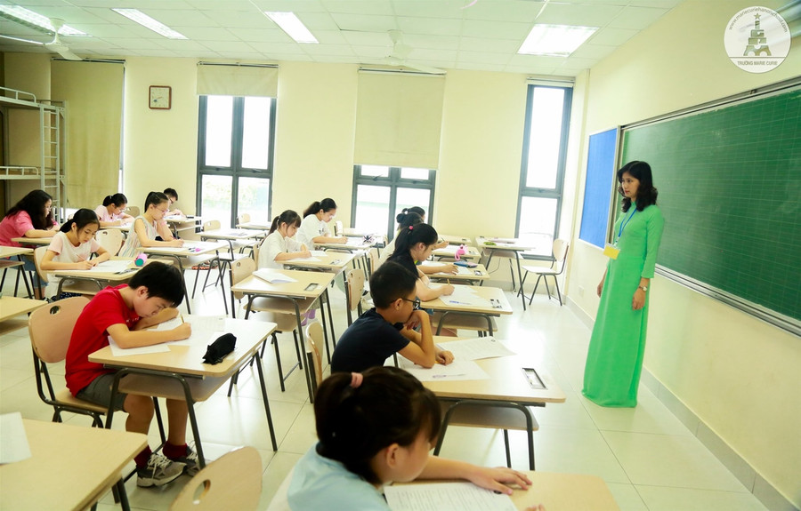 Ngôi trường sáng thi, tối công bố điểm, học sinh thi như đi picnic ảnh 1 Ngôi trường sáng thi, tối công bố điểm, học sinh thi như đi picnic ảnh 1