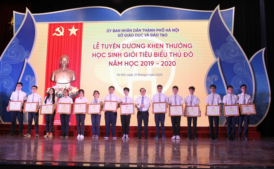 Hà Nội: Tuyên dương học sinh giỏi, tiêu biểu năm học 2019-2020