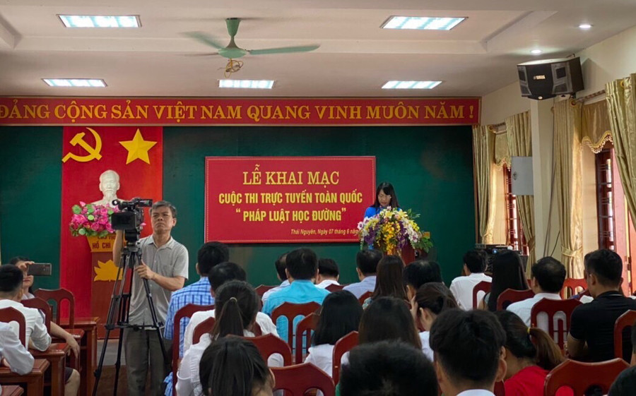 Chung kết trực tuyến toàn quốc cuộc thi Pháp luật học đường ảnh 1