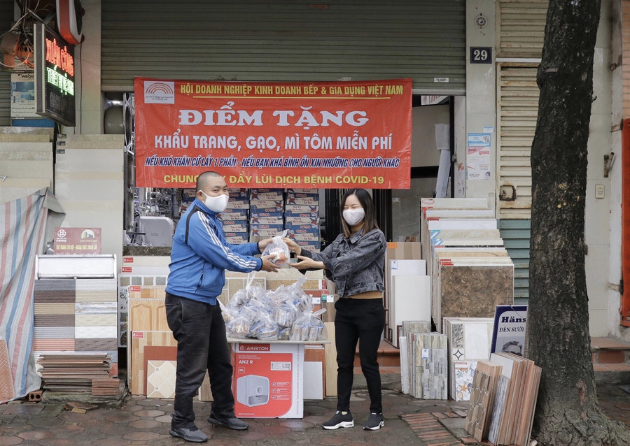 Thêm 20 điểm phát khẩu trang và thực phẩm miễn phí tại Hà Nội ảnh 2