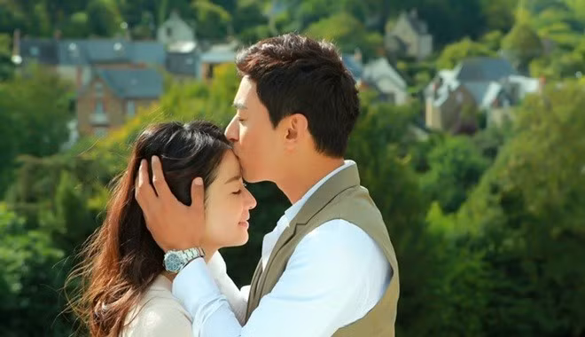 Cách nhắn tin thể hiện rằng anh ấy "rất yêu" bạn