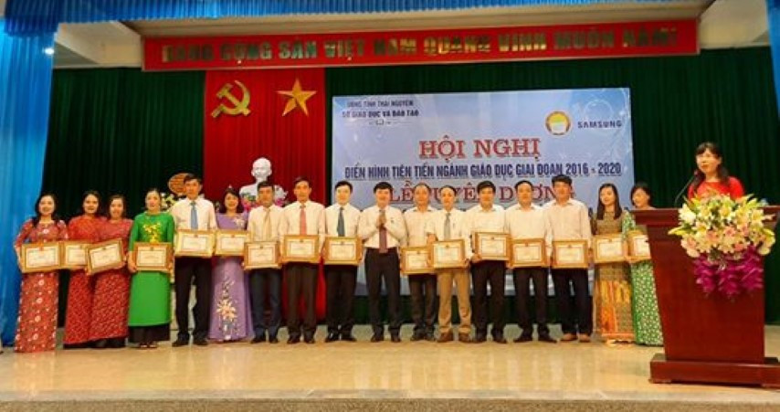 Nhà giáo thắp lửa nghề ở xứ trà