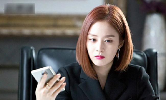 Chỉ bằng một giỏ hoa quả, vợ khiến kẻ thứ 3 tái mặt